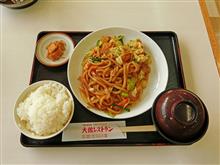 中国道上り大佐ＳＡ ホルモン焼きうどんセット９００円