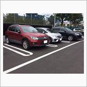 一台挟んでのVW車　（*^_ ...