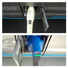 給電口の向きが…。