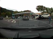 またレッカー車