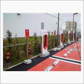 TESLA専用充電器を発見し ...