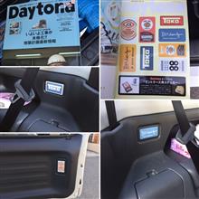 ステッカー貼り貼り(^^)