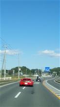 青い空には赤い車がより綺麗に(#^.^#)
