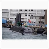 停泊中も、甲板上で待機されて ...