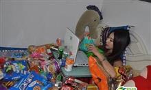 超絶美人なのにゲーマーで「部屋が汚い」ギャップありすぎ美少女が話題に