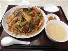 今日のランチは、「孔子膳堂」あんかけかた焼きそば