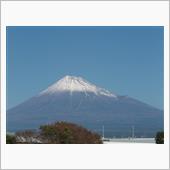 「日本丸」と霊峰。