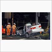 盗難車が逃走中に事故 高校生 ...