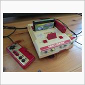 手のひらに乗らないファミコン ...