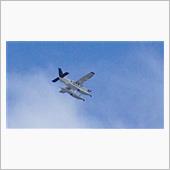 大阪市上空を飛ぶ水上飛行機