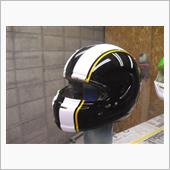 ヘルメットは現在カスタムペイ ...