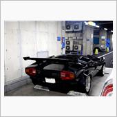 駐車場でほこりをかぶって
