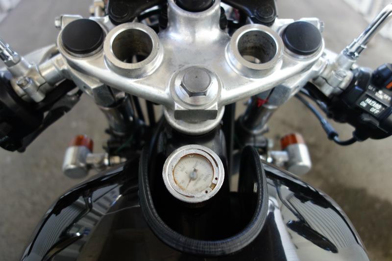 タンク ズレとる(^^ゞ (SR400のこと ⑤)｜しゅんにいのブログ