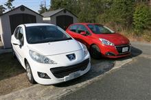 知人のプジョー207＆208がスタッドレスに履き替えました。  