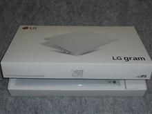 15.6インチで980g