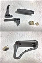 砕け散る樹脂部品