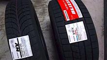 155/70R19サイズのスタッドレスタイヤと……