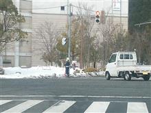 シートベルト・携帯取締りで捕まる人、いまだに多いね。