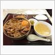 今日のランチも、「孔子膳堂」にんにく豚丼 600円