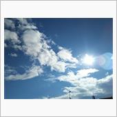 月曜昼青空も見えてます