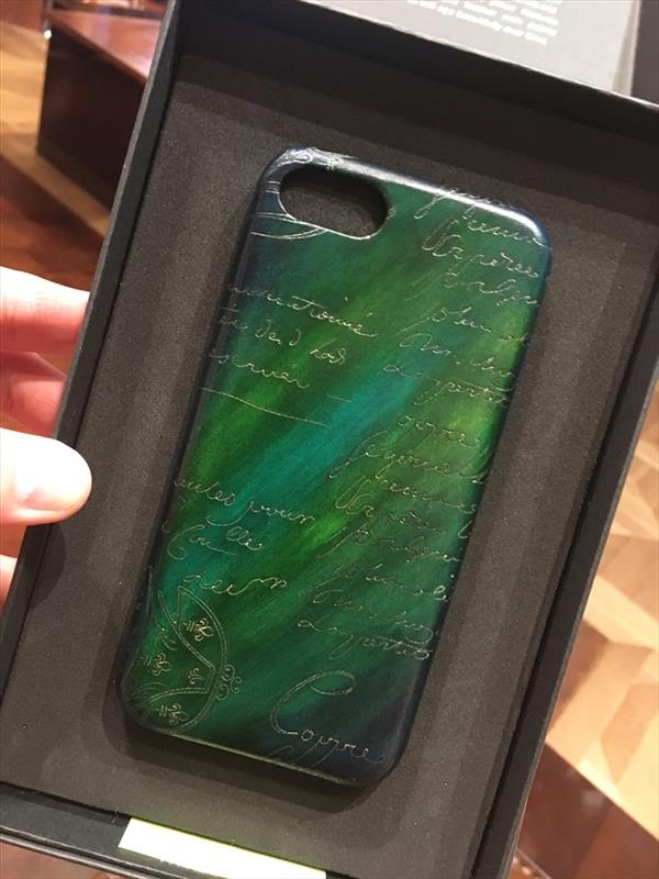 Berluti製アルピナグリーンのiphoneケースだぜの巻｜SMOKE1979の