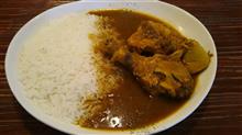 定番のでっかいチキンのカレー・・・moona