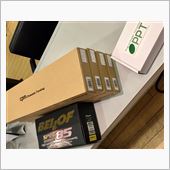 入荷したパーツを前にして、ワ ...