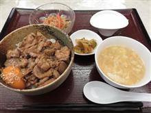 今日のランチも、「孔子膳堂」にんにく豚丼 600円