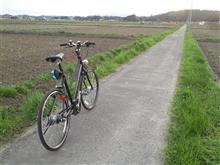 ＜不審者情報＞小学校付近のヒトケの無い田圃の畦道を何度も自転車で往復を繰り返す４０代の中年男性を目撃‥