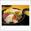 今日のランチは、「山傅丸」海鮮丼 880円