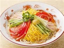 お　昼　は　、　「　　冷　や　し　中　華　　」　　～