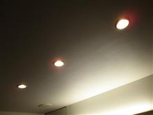 未だに白熱電球