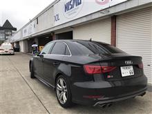 クルーズ ツネちゃん今日は営業車でサーキット！