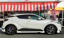 C-HR、このくらい車高を落とすと印象変わりますね〜