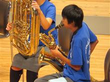 次男坊、バリトンサックスを吹く♪♪♪ 次男坊、バリトンサックスを吹く♪♪♪