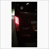 NV350リアはLEDが賑や ...