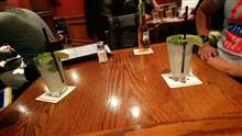 お酒なんか飲んじゃったりして