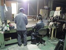 鉄工場でオートバイ談義