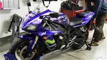 割れたアンダーカウルをカーボン・クロスで修理！(*^^*)