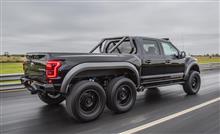 ジョン・ヘネシー氏、ヴェロシラプター6X6に乗る