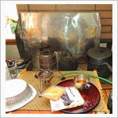 お昼は、鍋焼きうどん火力演習 ...