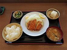 中央道上り原PA　山賊焼き定食６５０円