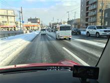 クルーズ 朝イチ 道路はあちこちスケートリンク！