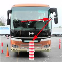 残念な事故、歩行者も死角も考えないと
