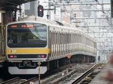 日本の電車の中が静かなのは、夜８時まで・・・それ以降は別の世界が！＝中国メディア 