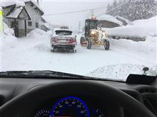 ホントに凄い雪は、スタッドレスでも走れない ホントに凄い雪は、スタッドレスでも走れない
