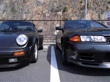 ポルシェ９１１（９３０）　対　スカイラインＧＴ－Ｒ（ＢＮＲ３２）