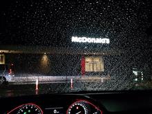 雨の日はプジョーに乗って