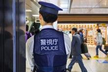 「立て膝」で違反運転手と話をする日本の警官・・・これこそ真の「和諧社会」だ！　＝中国版ツイッター 