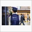 「立て膝」で違反運転手と話をする日本の警官・・・これこそ真の「和諧社会」だ！　＝中国版ツイッター 